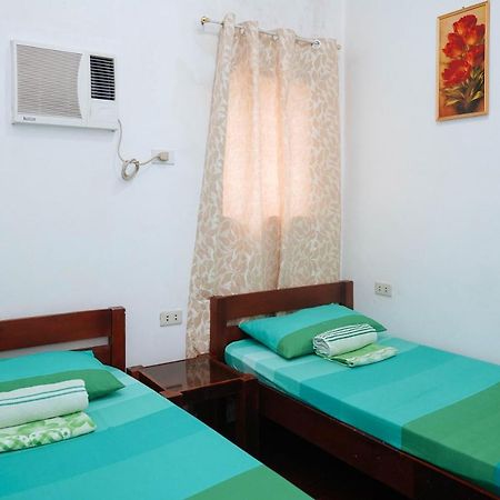 C Star Travellers Inn Ослоб Екстериор снимка