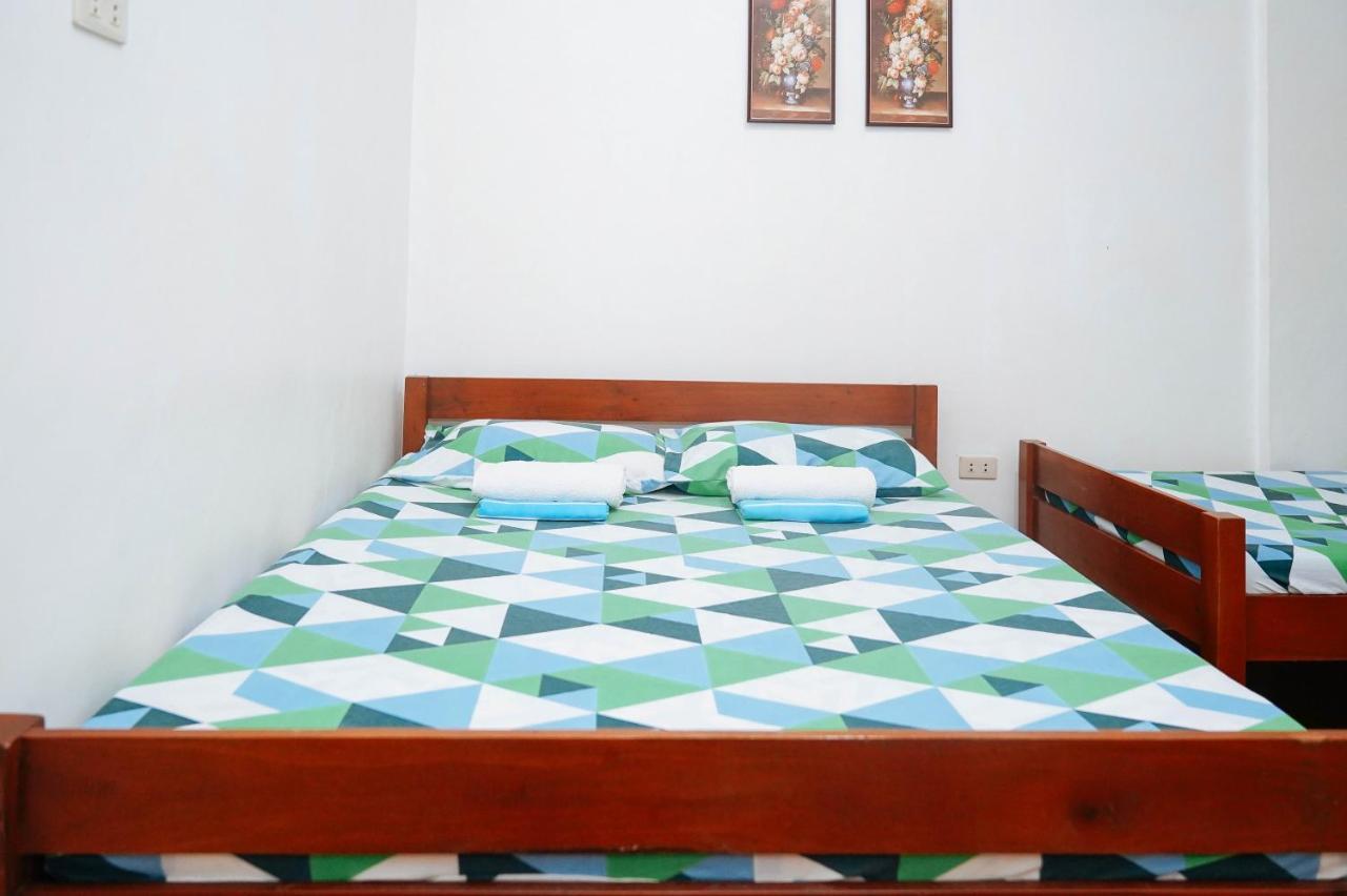 C Star Travellers Inn Ослоб Екстериор снимка